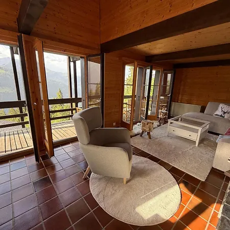 Chalet Beautiful With Exceptional Views, Ski-to-door, Very Quiet *